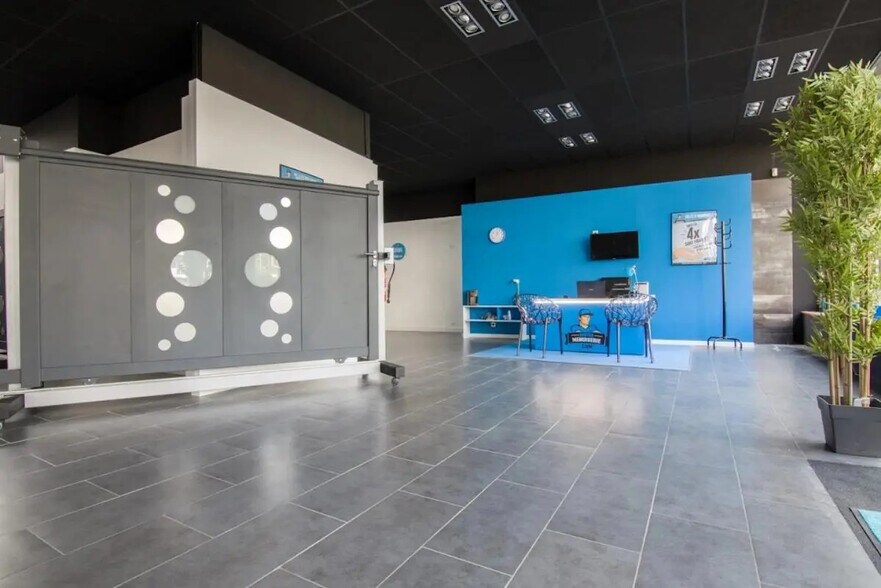 Local commercial dans Pau à louer - Photo de l’immeuble – Image 3 sur 9