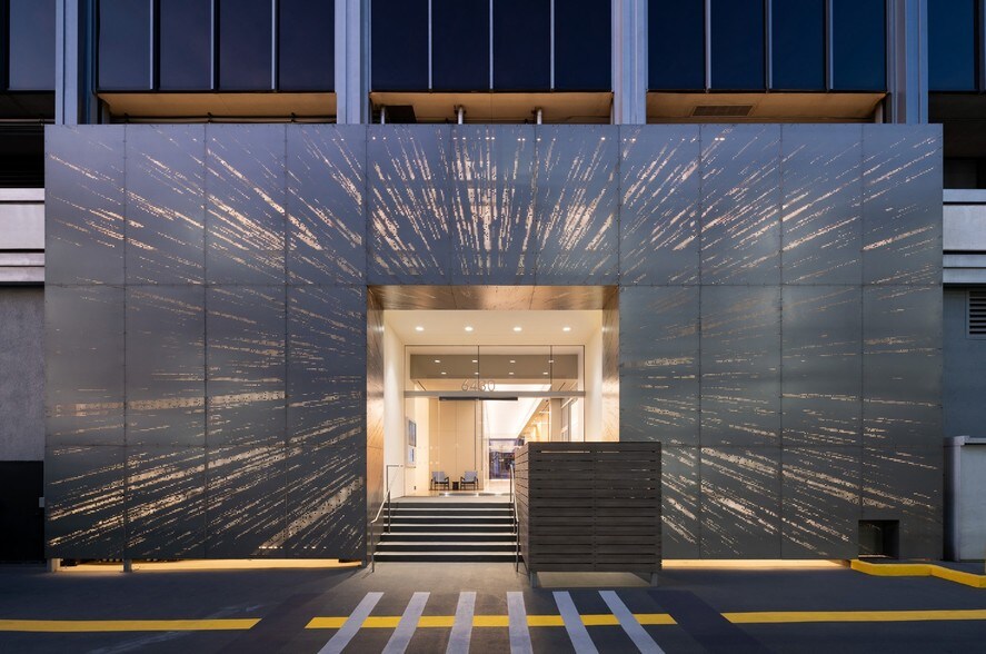 6430 W Sunset Blvd, Los Angeles, CA à louer - Photo de l’immeuble – Image 3 sur 10