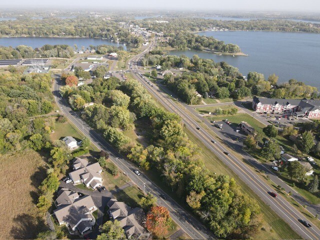 12207 Lake Ln, Lindstrom, MN à vendre Photo de l’immeuble– Image 1 sur 21