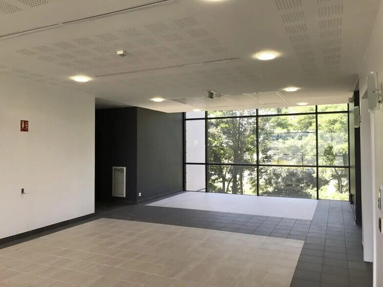 16 Rue De L'Equerre, SAINT-OUEN-L'AUMONE à louer - Photo de l’immeuble – Image 2 sur 17