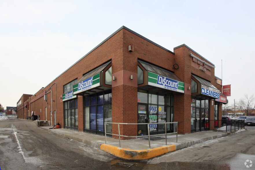 10620 Yonge St, Richmond Hill, ON à vendre - Photo de l’immeuble – Image 2 sur 6