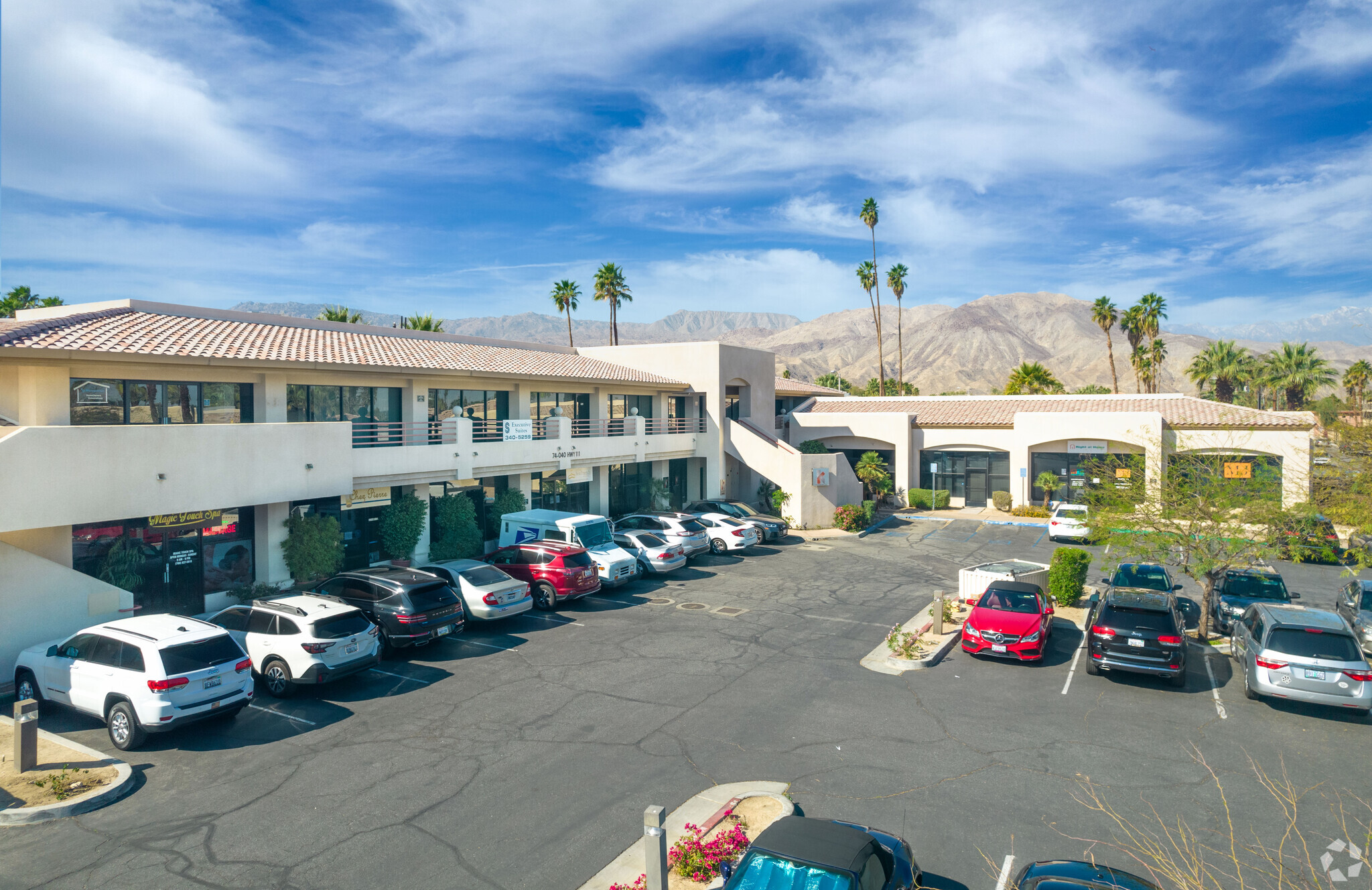 74040 Highway 111, Palm Desert, CA à louer Photo de l’immeuble– Image 1 sur 10