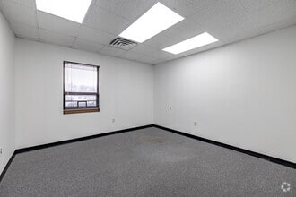 40 Brunswick Ave, Edison, NJ à vendre Photo intérieure– Image 2 sur 4