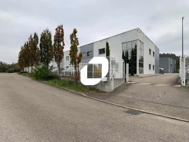 Plus de détails pour Bureau, Local d'activités à louer