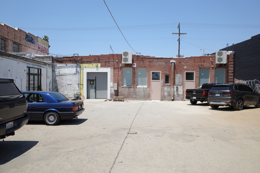 3614 W Pico Blvd, Los Angeles, CA à louer - Photo de l’immeuble – Image 3 sur 10
