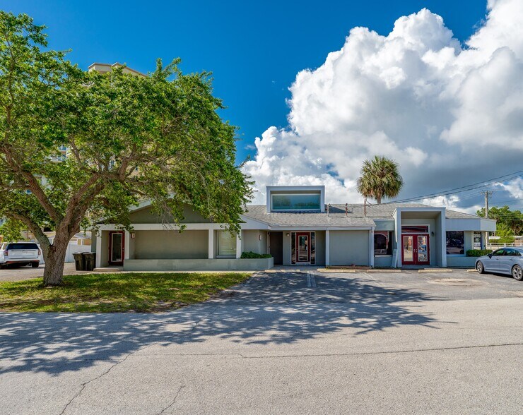 2763 S Ridgewood Ave, South Daytona, FL à vendre - Photo de l’immeuble – Image 1 sur 32