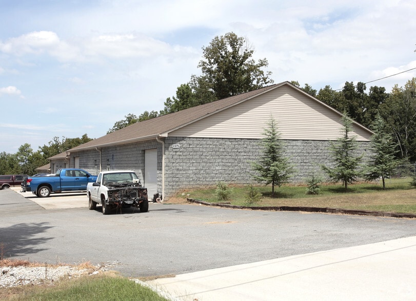 Jason Industrial Parkway Properties portefeuille de 10 biens à vendre sur LoopNet.fr - Photo principale – Image 3 sur 35