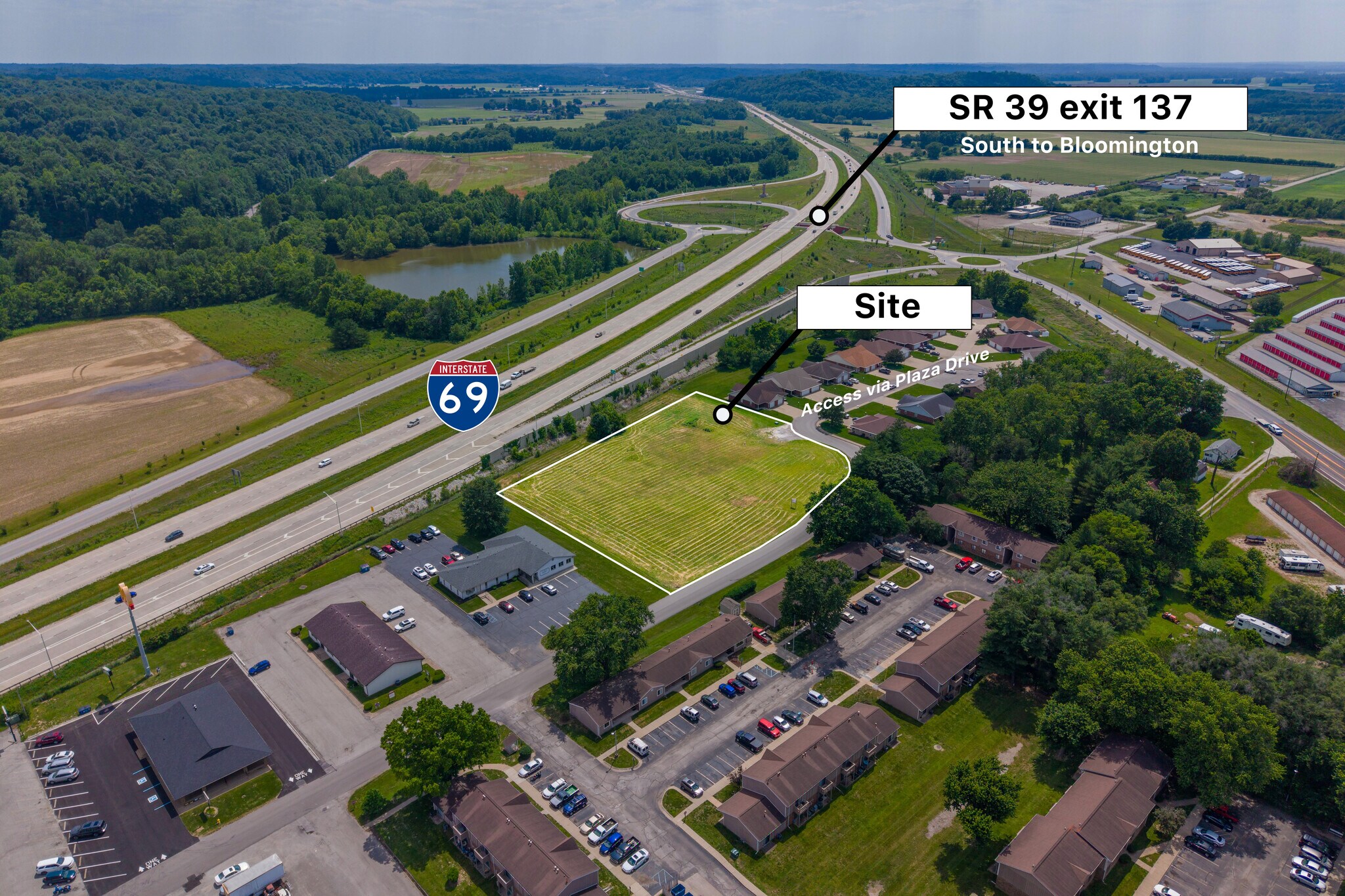 905 Plaza Dr, Martinsville, IN à vendre Photo de l’immeuble– Image 1 sur 48