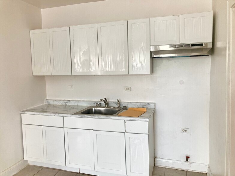 1155 W 83rd St, Chicago, IL à vendre - Photo de l’immeuble – Image 3 sur 8