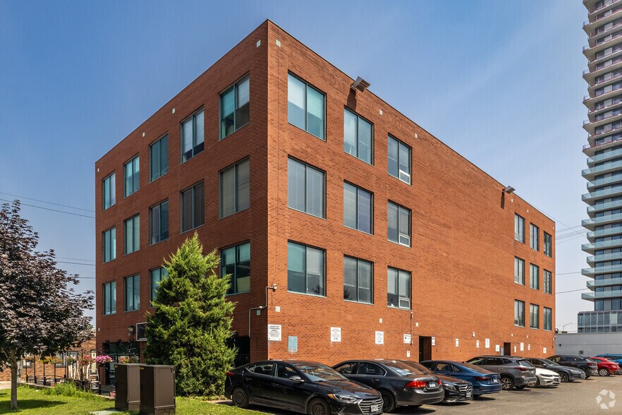 1066 Somerset St W, Ottawa, ON à louer - Photo de l’immeuble – Image 2 sur 3