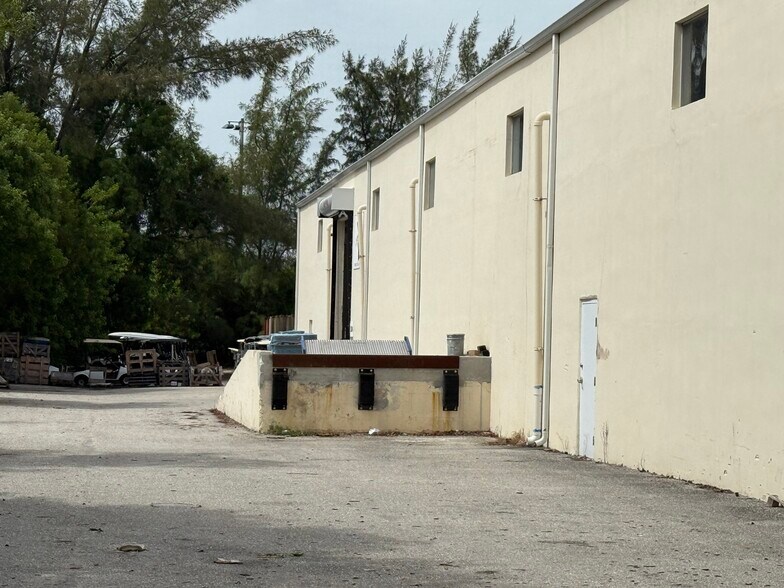 3308 W 45th St, West Palm Beach, FL à louer - Photo de l’immeuble – Image 3 sur 11