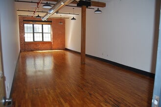 456 Johnson Ave, Brooklyn, NY à louer Photo intérieure– Image 2 sur 3