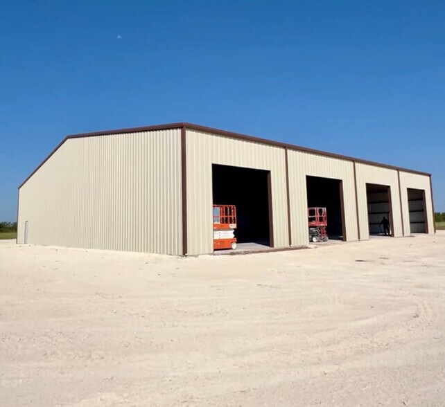 1459 Scott St, Tye, TX à louer - Photo de l’immeuble – Image 2 sur 5
