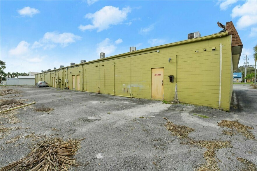 2127-2141 S Ridgewood Ave, Daytona Beach, FL à louer - Photo de l’immeuble – Image 3 sur 7