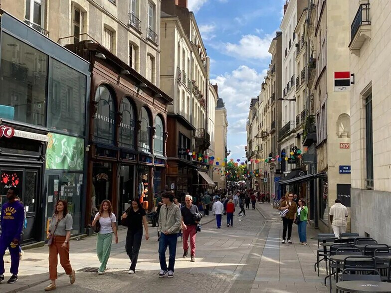 Local commercial dans Nantes à louer - Photo de l’immeuble – Image 3 sur 7