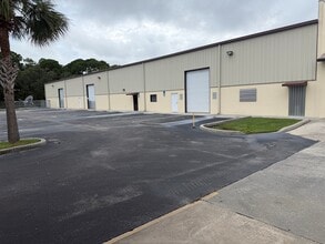 245 Gus Hipp Blvd, Rockledge, FL à louer Photo de l’immeuble– Image 2 sur 4