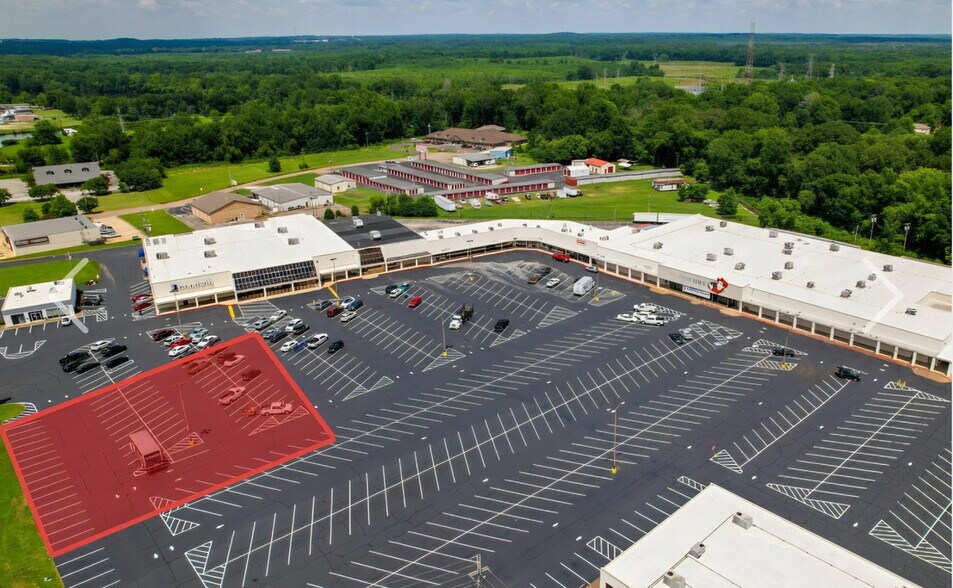 1324 S Highland Ave, Jackson, TN à louer - Photo principale – Image 1 sur 3