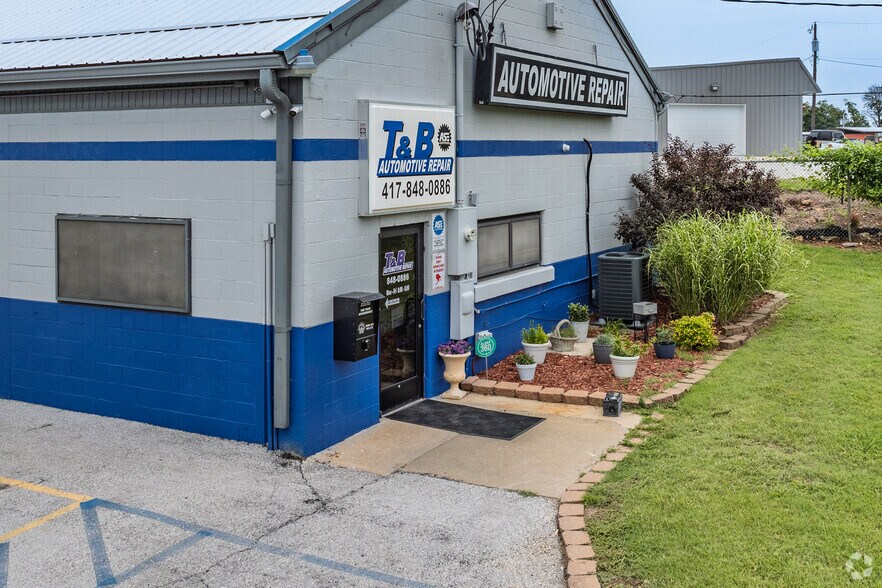 4101 W Sunshine St, Springfield, MO à louer - Photo de l’immeuble – Image 3 sur 4