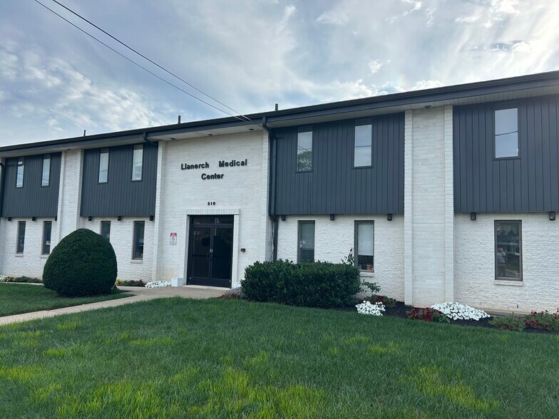 510 Darby Rd, Havertown, PA à vendre - Photo de l’immeuble – Image 2 sur 15