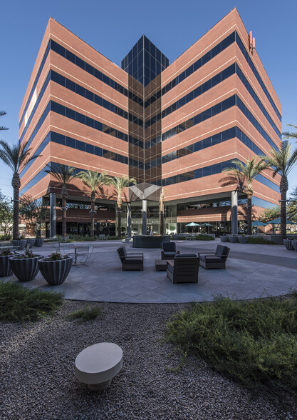 4615 E Elwood St, Phoenix, AZ à louer - Photo de l’immeuble – Image 3 sur 9