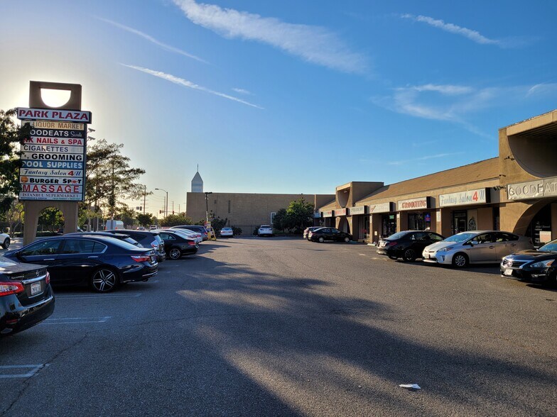 6271-6287 Ball Rd, Cypress, CA à louer - Photo de l’immeuble – Image 2 sur 8