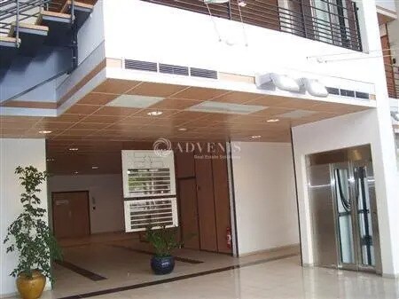 Bureau dans Poissy à louer - Photo de l’immeuble – Image 3 sur 12