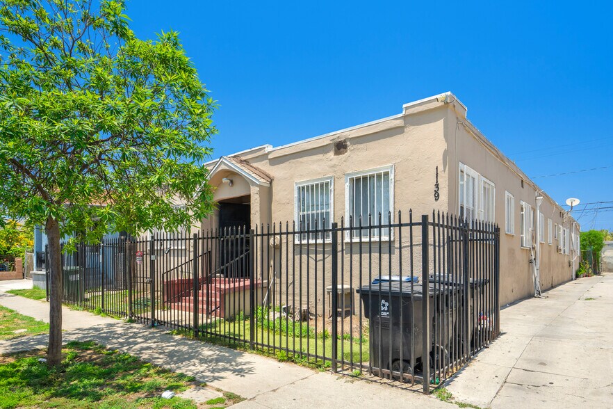 1139 E 68th St, Los Angeles, CA à vendre - Photo de l’immeuble – Image 3 sur 14