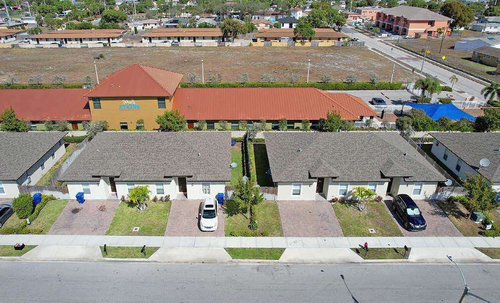 1538 W 26th Ct, Riviera Beach, FL à vendre Photo principale– Image 1 sur 3