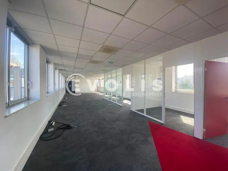 6-8 Rue Paul Cezanne, Neuilly-Plaisance à louer - Photo intérieure – Image 2 sur 17