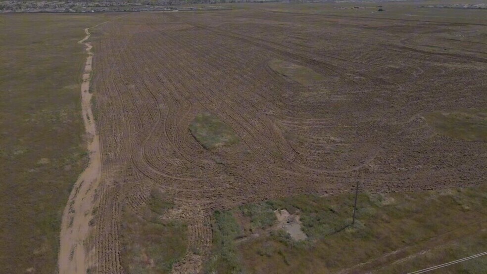 5801 Morning Dr, Bakersfield, CA à vendre - Vidéo sur l’annonce professionnelle – Image 2 sur 14