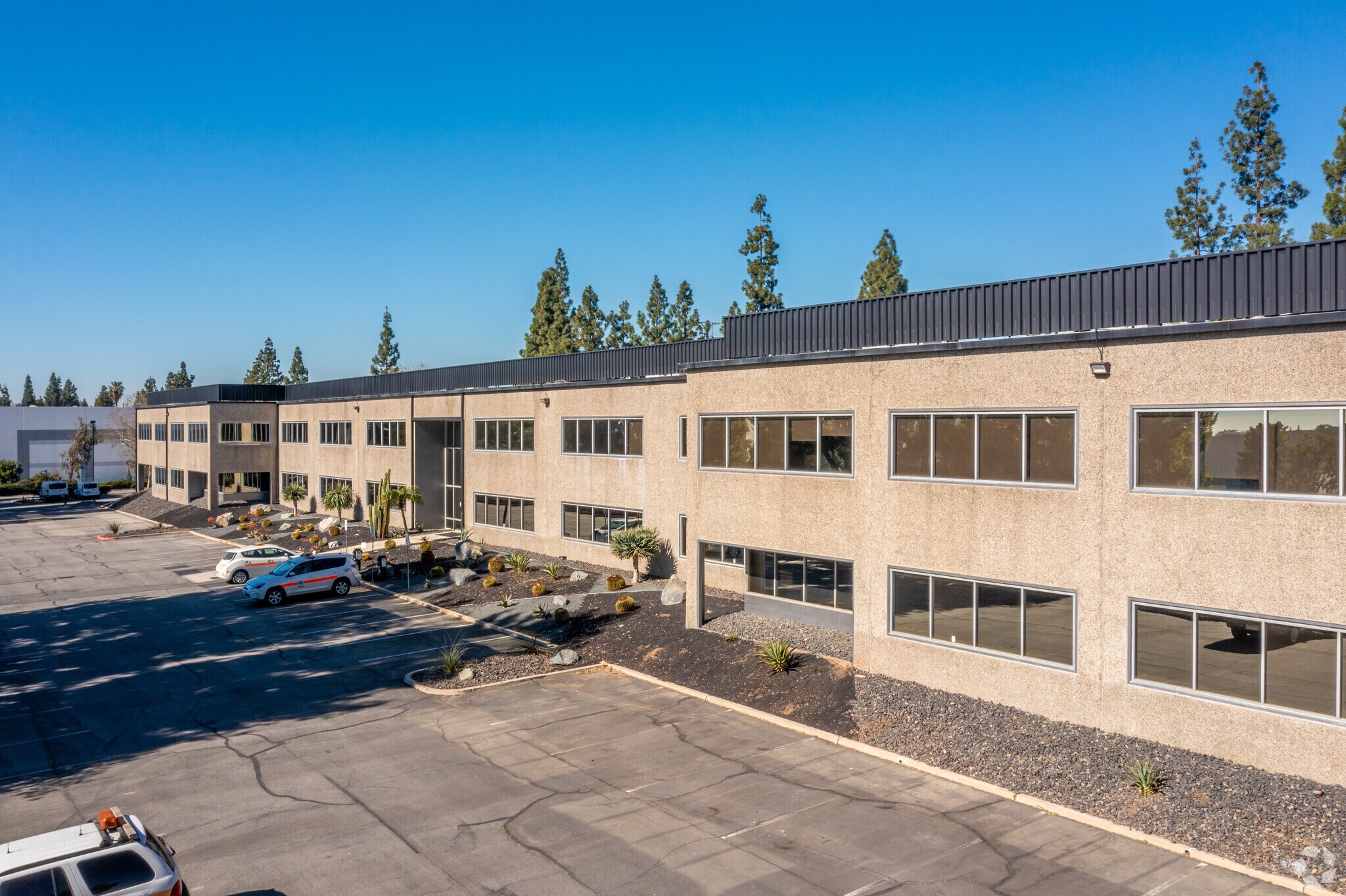 3350 E Birch St, Brea, CA à louer Photo principale– Image 1 sur 29