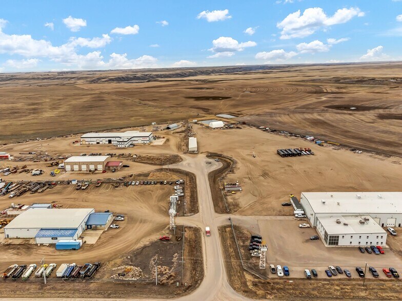 7013 Old Trans Canada Hwy, Redcliff, AB à louer - Photo de l’immeuble – Image 2 sur 5