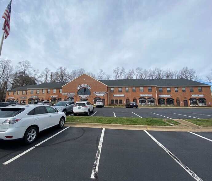8622 Lee Hwy, Fairfax, VA à vendre - Photo de l’immeuble – Image 3 sur 10