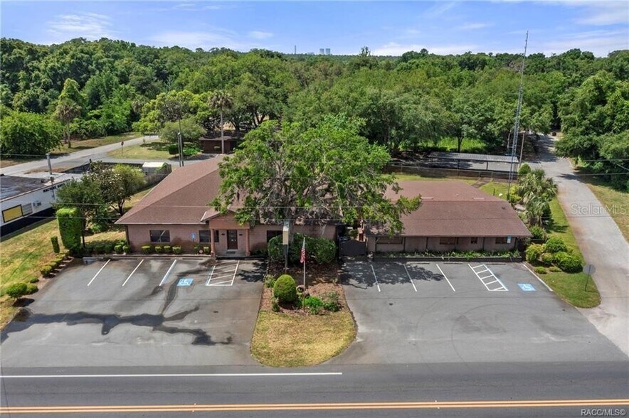 62 Highway 40 W, Inglis, FL à vendre - Photo de l’immeuble – Image 2 sur 65