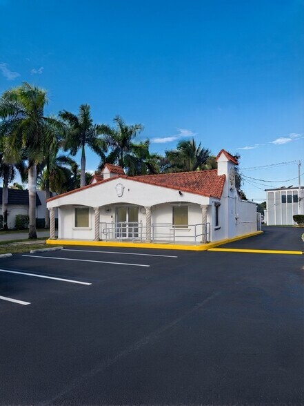 101 S Federal Hwy, Dania Beach, FL à louer - Photo de l’immeuble – Image 1 sur 10