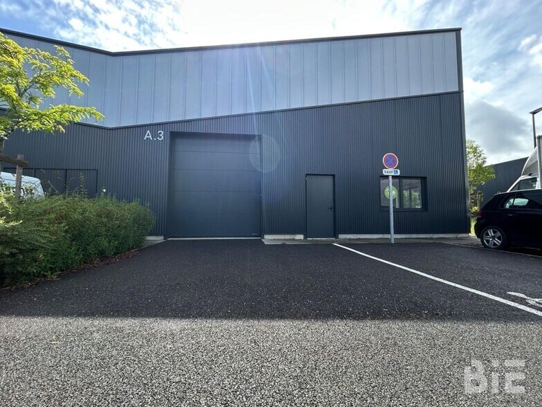 Local d’activités dans Mérignac à louer - Photo de l’immeuble – Image 1 sur 12