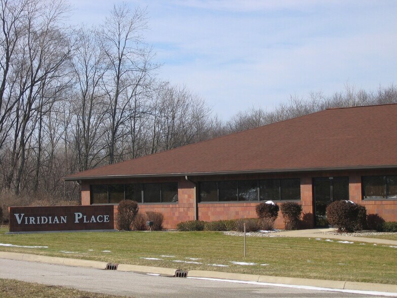 2515 Bendix Dr, South Bend, IN à louer - Photo de l’immeuble – Image 2 sur 5