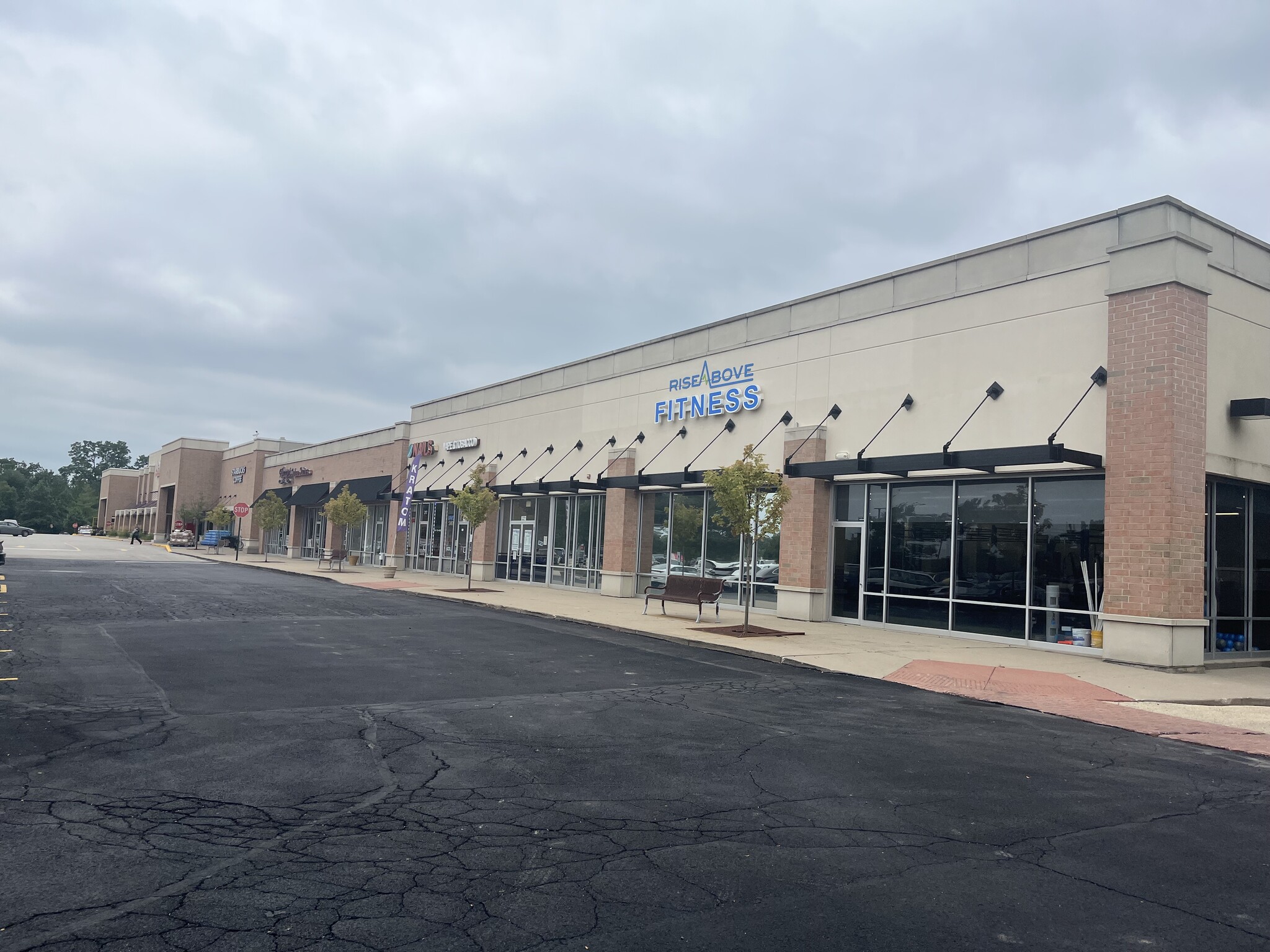209-225 Brook Forest Ave, Shorewood, IL à louer Photo principale– Image 1 sur 6