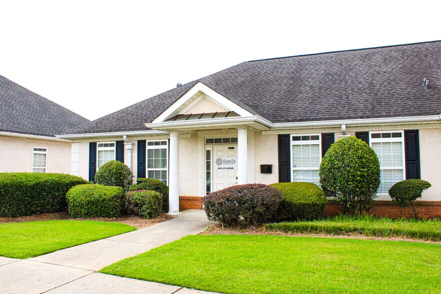 175 Country Club Dr, Stockbridge, GA à louer - Photo de l’immeuble – Image 2 sur 5