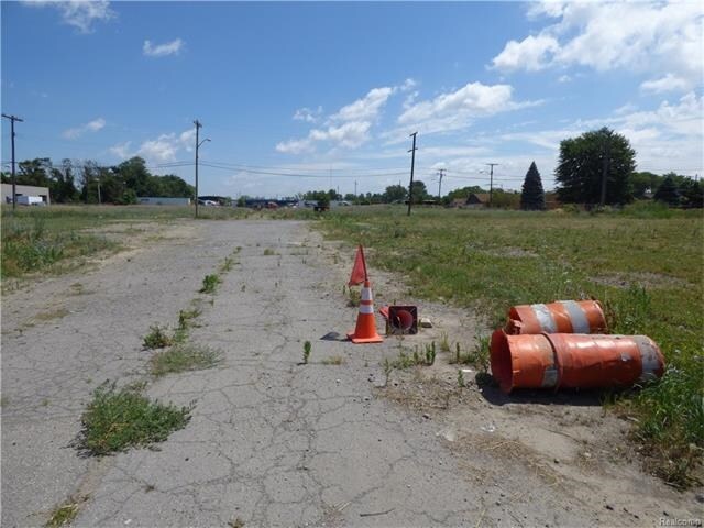 10450 Tractor St, Dearborn, MI à vendre - Photo de l’immeuble – Image 3 sur 3