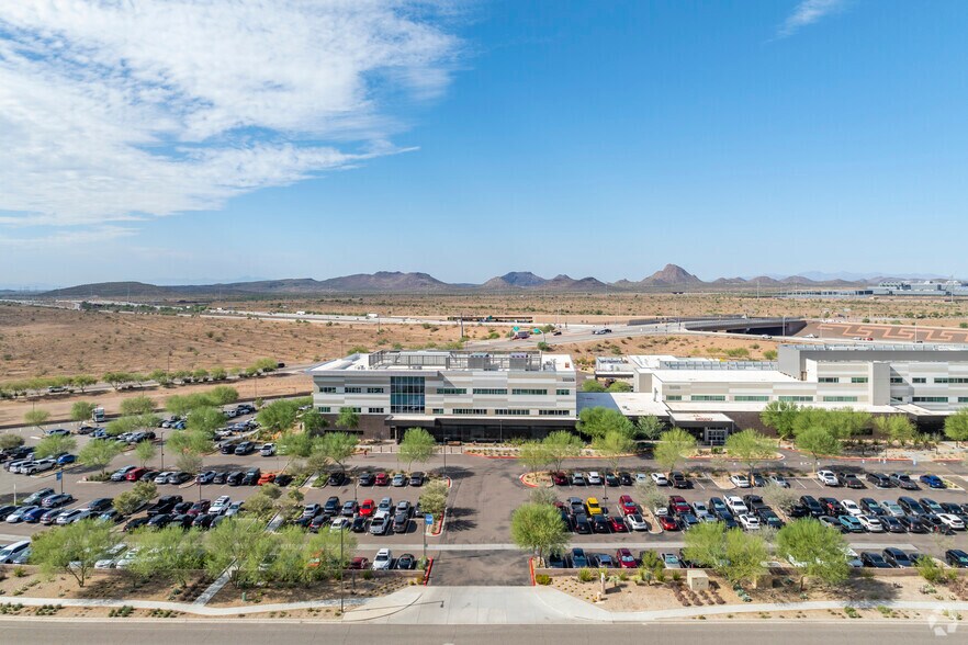 33300 N 32nd Ave, Phoenix, AZ à louer - Photo de l’immeuble – Image 2 sur 4