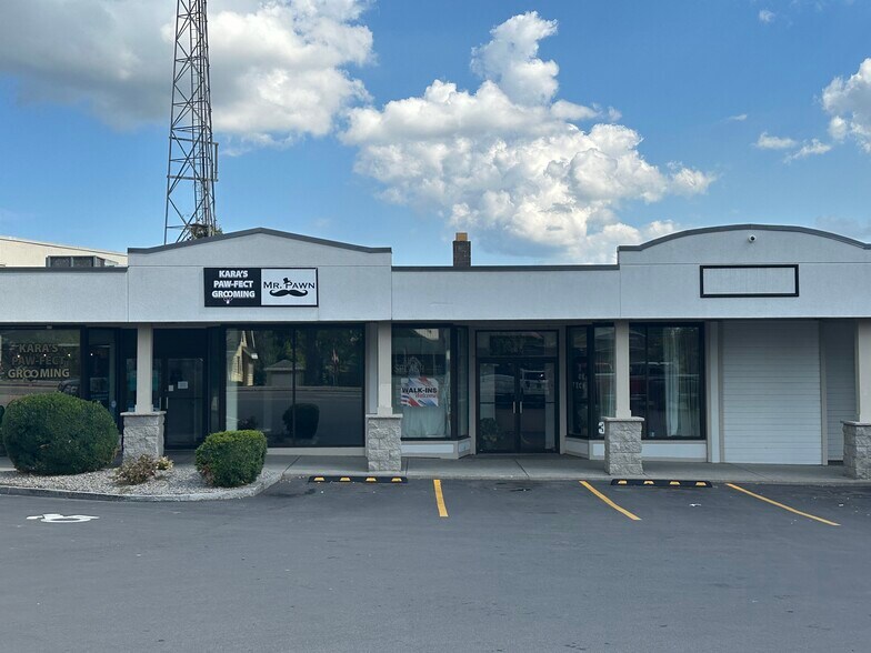 1900 Brewerton Rd, Mattydale, NY à louer - Photo intérieure – Image 3 sur 6