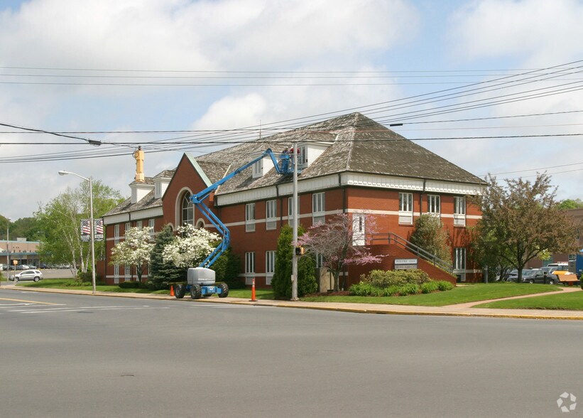 10 N Main St, Bristol, CT à louer - Photo de l’immeuble – Image 3 sur 6