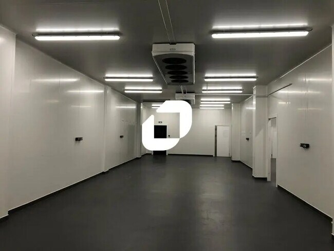 Plus de détails pour Bureau, Local d'activités à louer