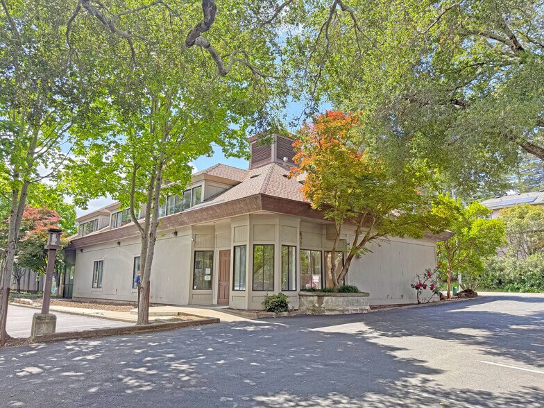 100 Brush Creek Rd, Santa Rosa, CA à louer - Photo principale – Image 1 sur 14