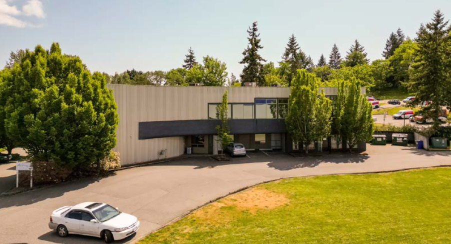 771 Vanalman Ave, Victoria, BC à louer - Photo principale – Image 1 sur 2