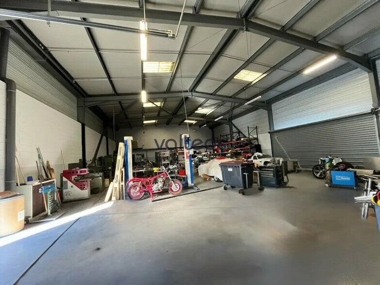 Local d’activités dans Cugnaux à louer - Photo de l’immeuble – Image 1 sur 4