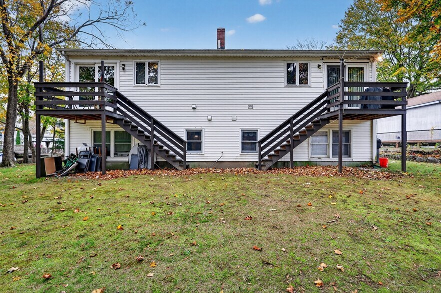 28 Riverdale Ave, West Warwick, RI à vendre - Photo de l’immeuble – Image 3 sur 8