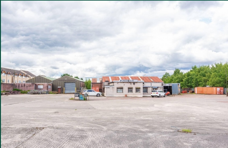 The Derby Inn & 3 Marion St portefeuille de 2 biens à vendre sur LoopNet.fr - Photo de l’immeuble – Image 1 sur 6