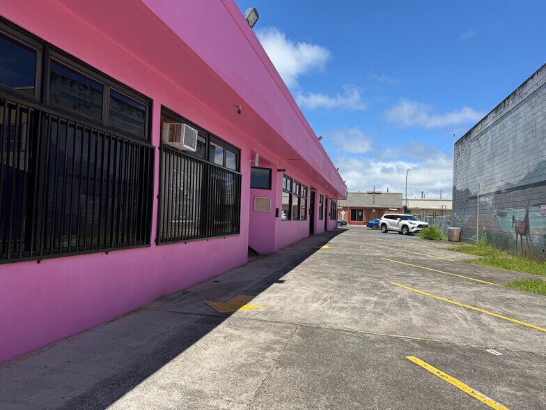 71-75 S Kamehameha Hwy, Wahiawa, HI à louer - Photo de l’immeuble – Image 3 sur 7